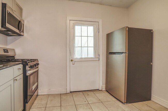 Foto del edificio - 112 Randolph Ave