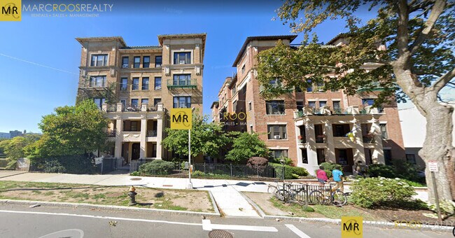 Foto del edificio - 460 Park Dr