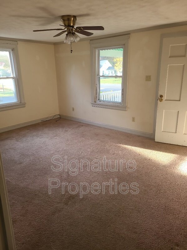 Building Photo - 7814 Dalmain Dr