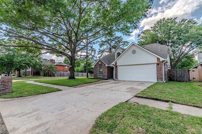 Foto del edificio - 14230 Cypress Ridge Dr