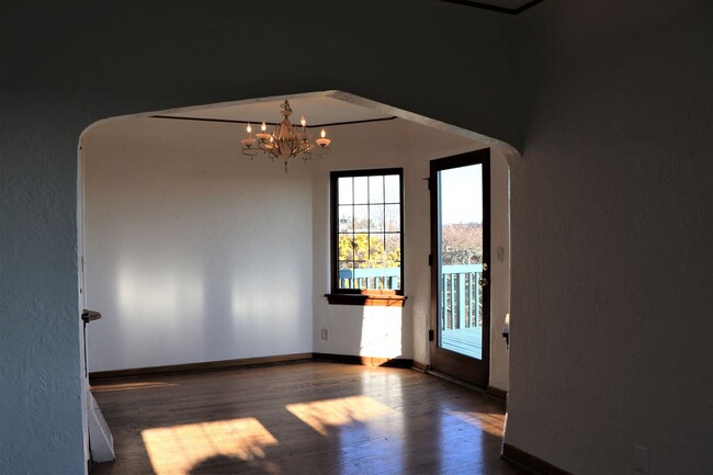 Foto del edificio - Amazing Magnolia 2 Bedroom + Den with Down...