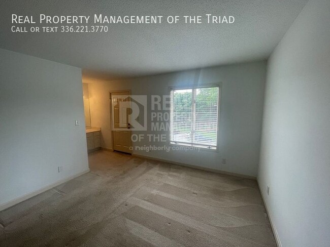 Building Photo - 2 Bedroom, 2 Bath, Downtown Greensboro loc...