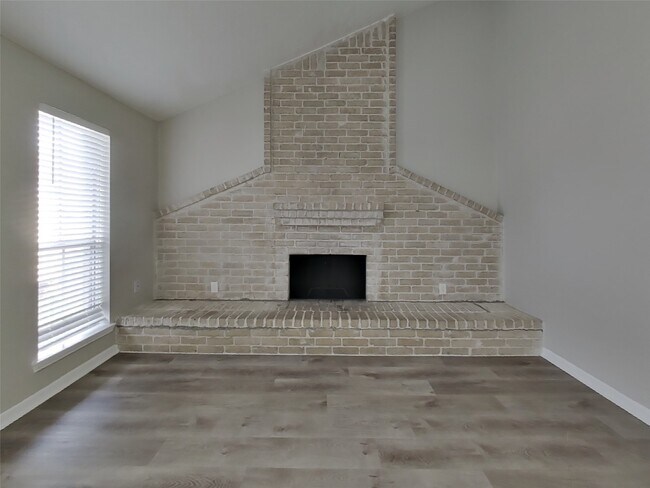 Building Photo - 12819 Enchanted Path Dr