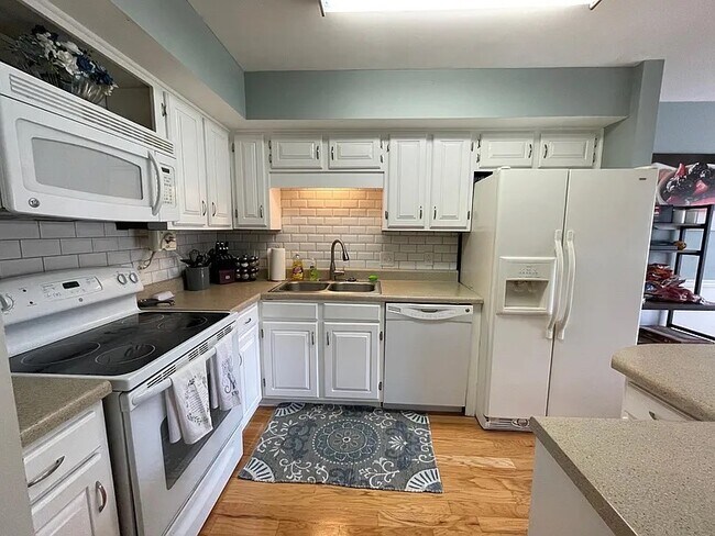 Building Photo - 5444 Hickory Park Dr
