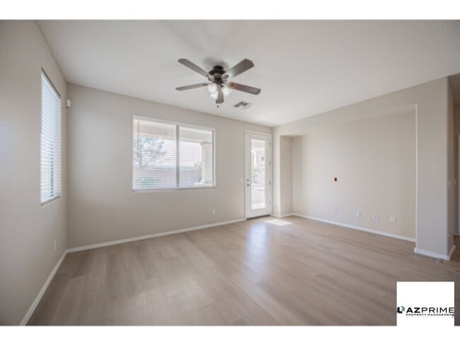 Foto del edificio - Experience Refined Desert Living In This E...