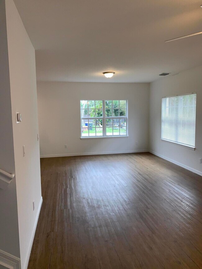 Building Photo - 263 Dixieland Dr