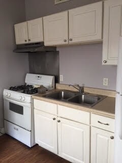 Primary Photo - 1207 Iris St