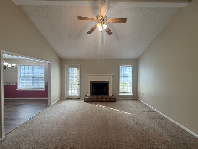 Foto del edificio - Stunning 3 Bed, 2 Bath Home located in Valdosta