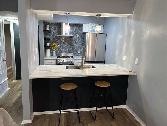 Foto del edificio - 7801 Shoal Creek Blvd