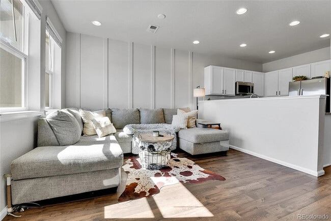 Building Photo - 6459 N Dunkirk St