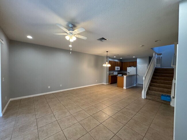 Foto del edificio - 3 Bed /2.5 Bath  Beautiful Mediterranean O...