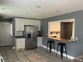 Building Photo - 782 Museum Rd