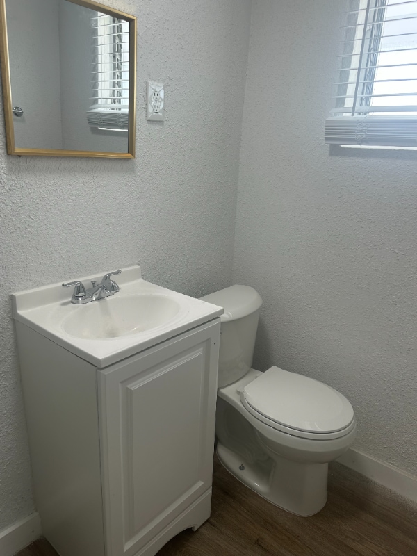 Building Photo - 1845 N Tamiami Trl