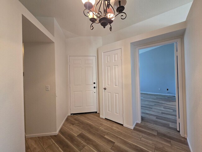 Foto del edificio - Charming Single Story Home in Mission Grove