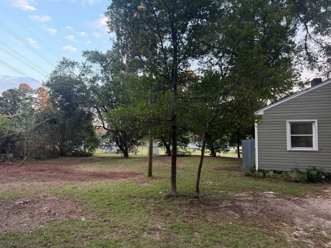 Building Photo - 4416 Mountain Dr