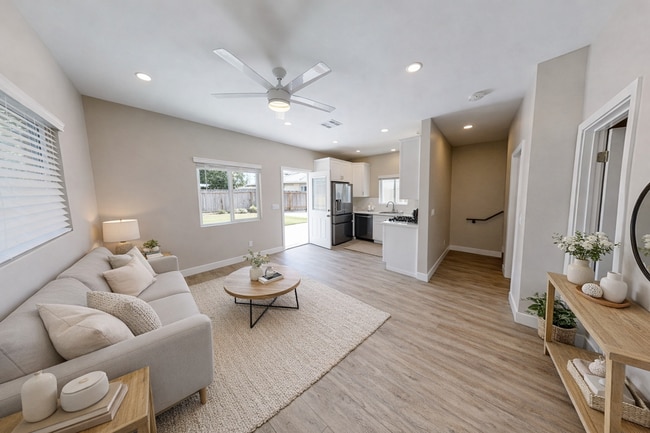Building Photo - PRIVATE YARD!! 4BD/2BR, Corner of Tipton and 63rd (Lease out, pending signatures. Check back in a...