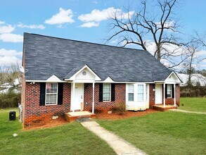 Building Photo - 1028 Cherry Hills Ct