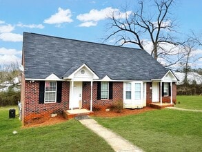 Building Photo - 1028 Cherry Hills Ct