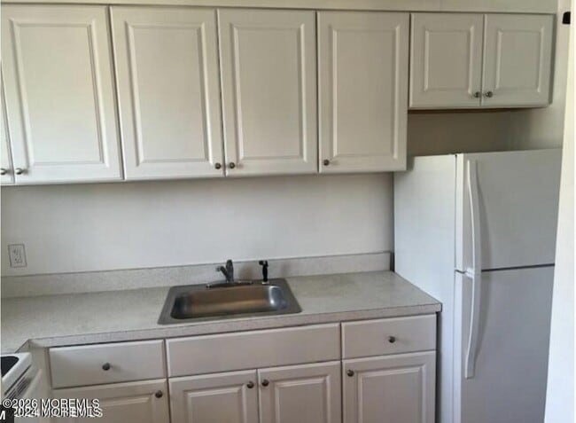 Building Photo - 711 Wall Rd