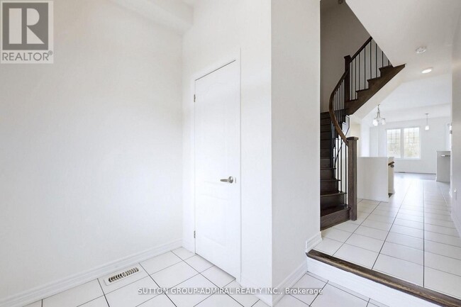 Building Photo - 74 Davenfield Cir