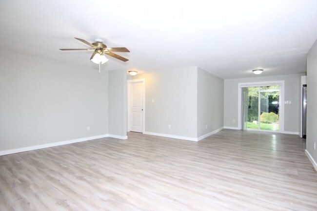 Building Photo - Monroe Home