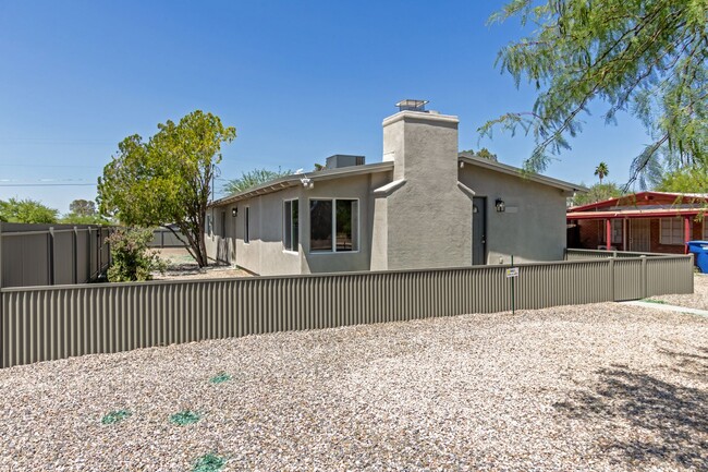 Building Photo - 2110 N Highland Ave