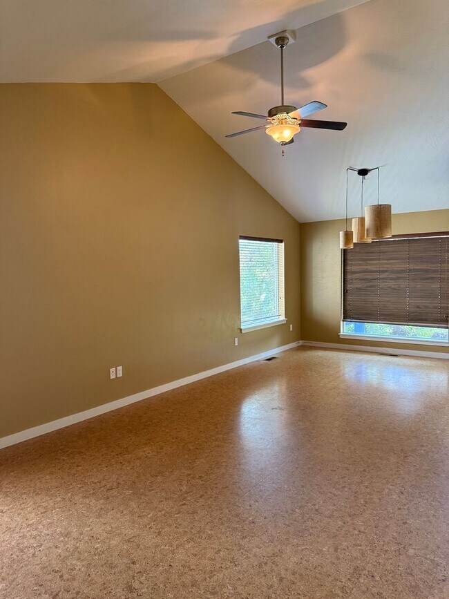 Foto del edificio - Charming 3BR/2BA Pet-Friendly Home in Vall...