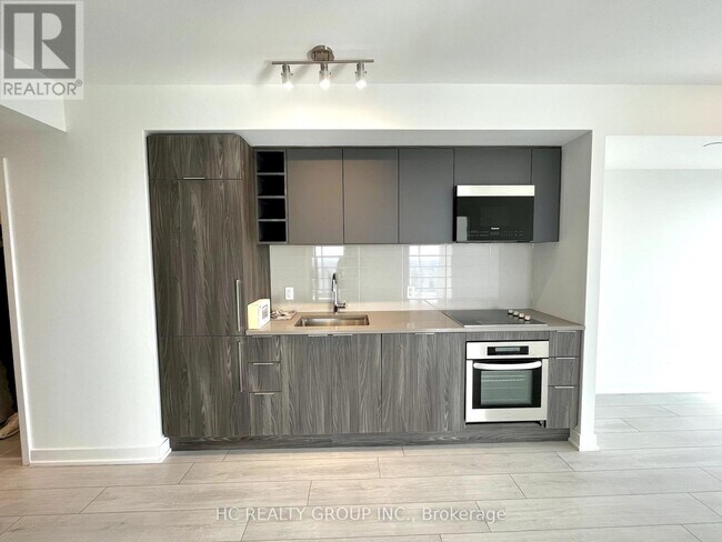 Photo du bâtiment - 2031 Kennedy Rd