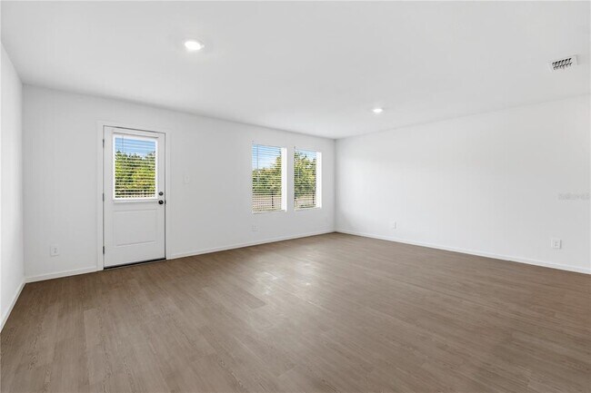 Building Photo - 1225 Orion St