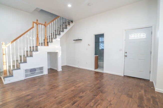 Foto del edificio - 43-45 Case Ave