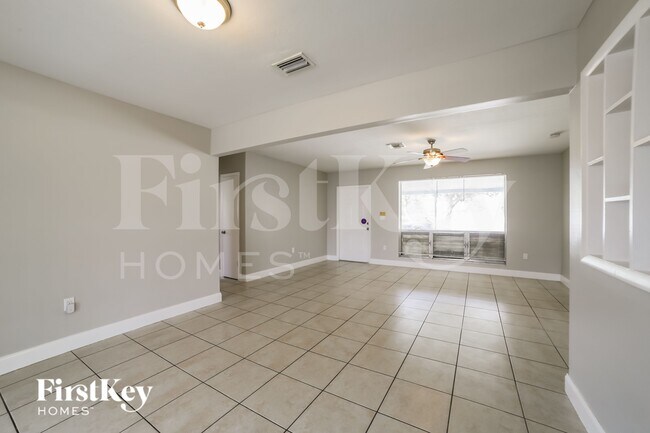 Foto del edificio - 2807 Utopia Dr