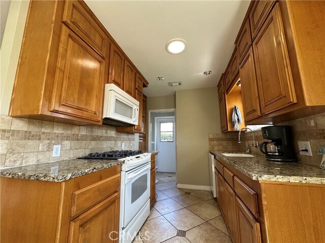 Foto del edificio - 4981 Lincoln Ave