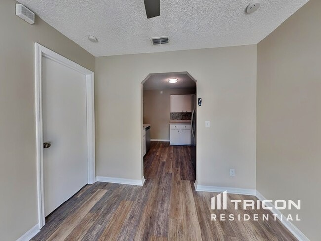 Building Photo - 3413 Yule Tree Dr