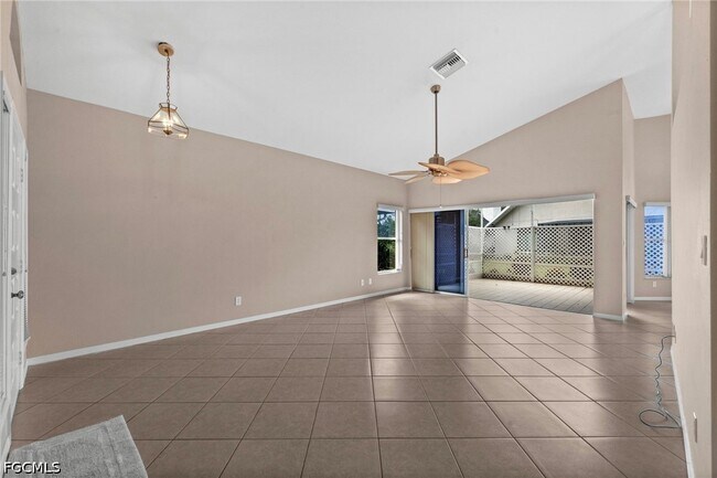 Foto del edificio - 13648 Admiral Ct