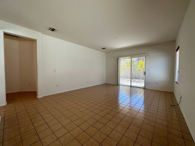 Foto del edificio - SINGLE STORY IN AGE RESTRICTED SUN CITY AN...
