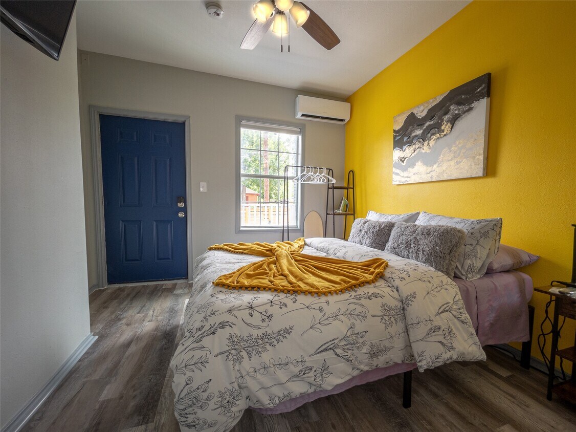 Foto principal - 7124 Avenue F