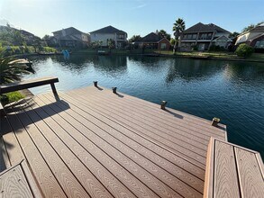 Building Photo - 3726 Golden Shores Dr