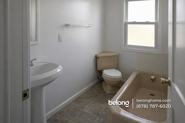 Foto del edificio - 1726 Warriors Rd