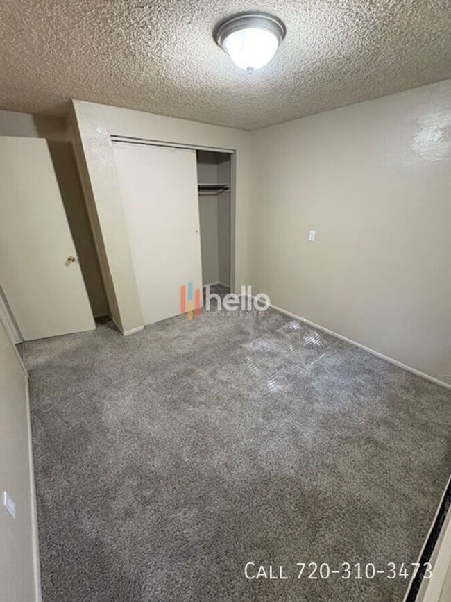 Building Photo - 4740 Scenic Cir