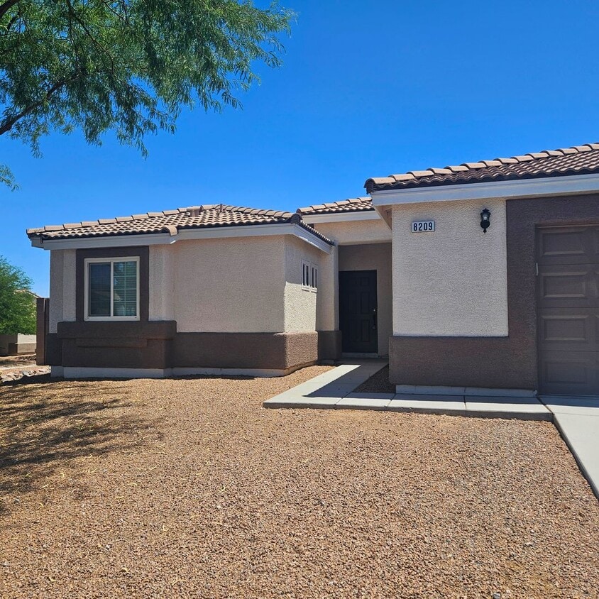Primary Photo - MOVE-IN READY 3BR/2BA SINGLE FAMILY HOME I...