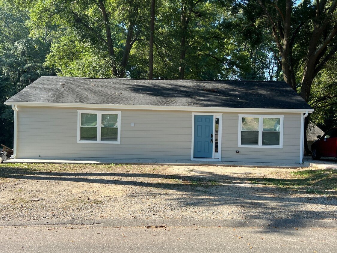 Foto principal - 915 Brandon St