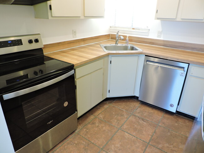 Building Photo - 6531 Chasewood Dr