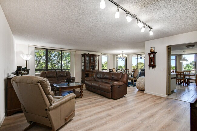 Building Photo - 4770  Fountains Drive 407 Lake Worth Fl 33467
