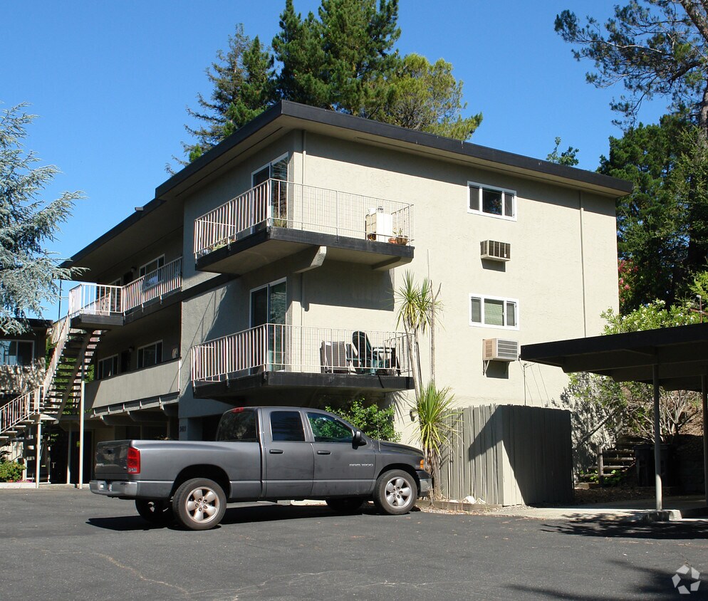 Foto del edificio - 3601-3601A Happy Valley Rd
