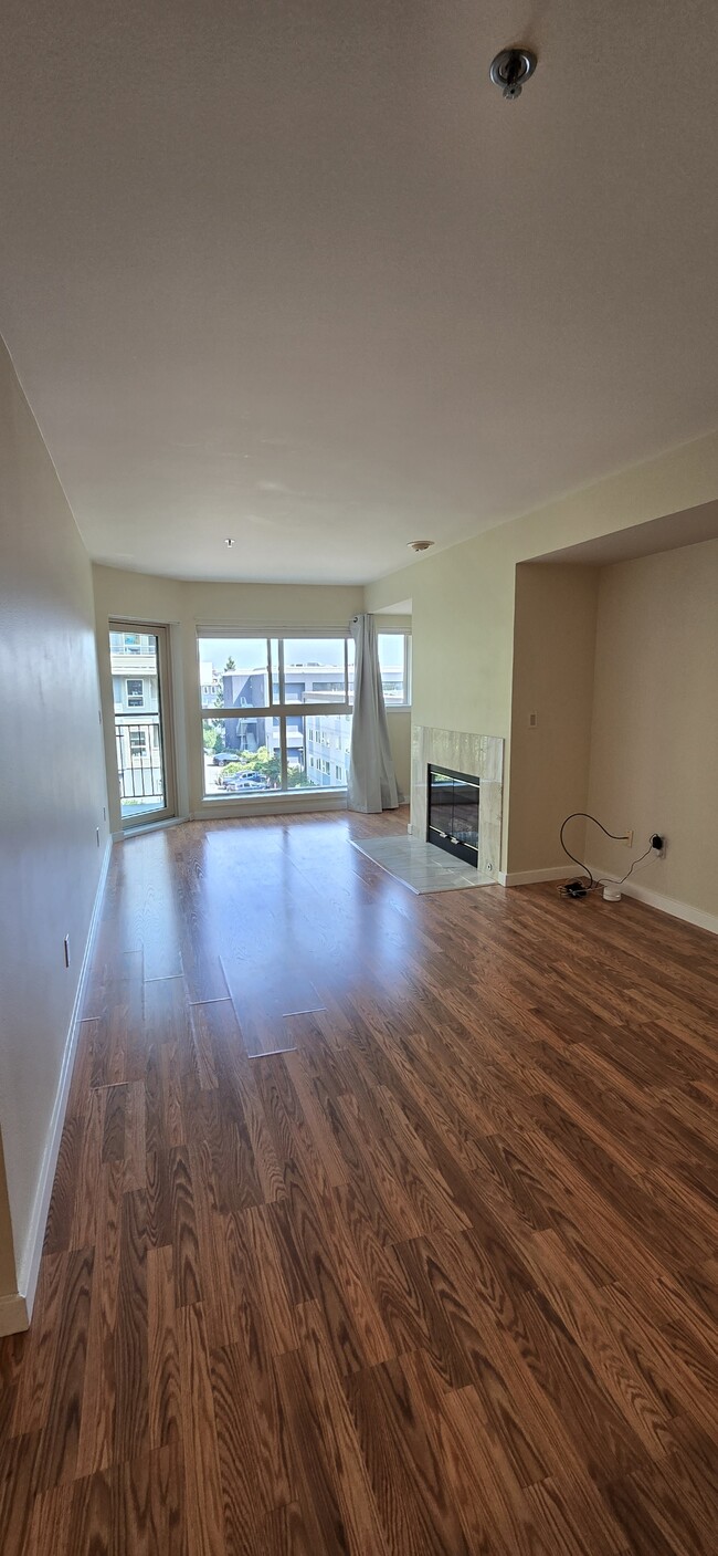 Building Photo - 701 Galer St