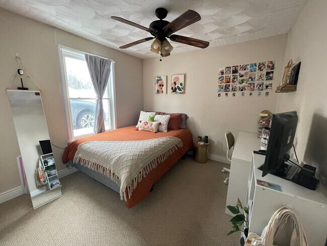 Foto del edificio - 4 Bedroom Close to Ithaca College
