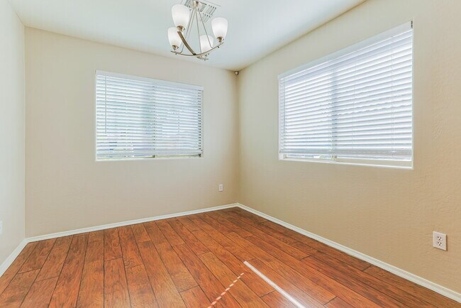 Building Photo - 1851 W Desert Canyon Dr