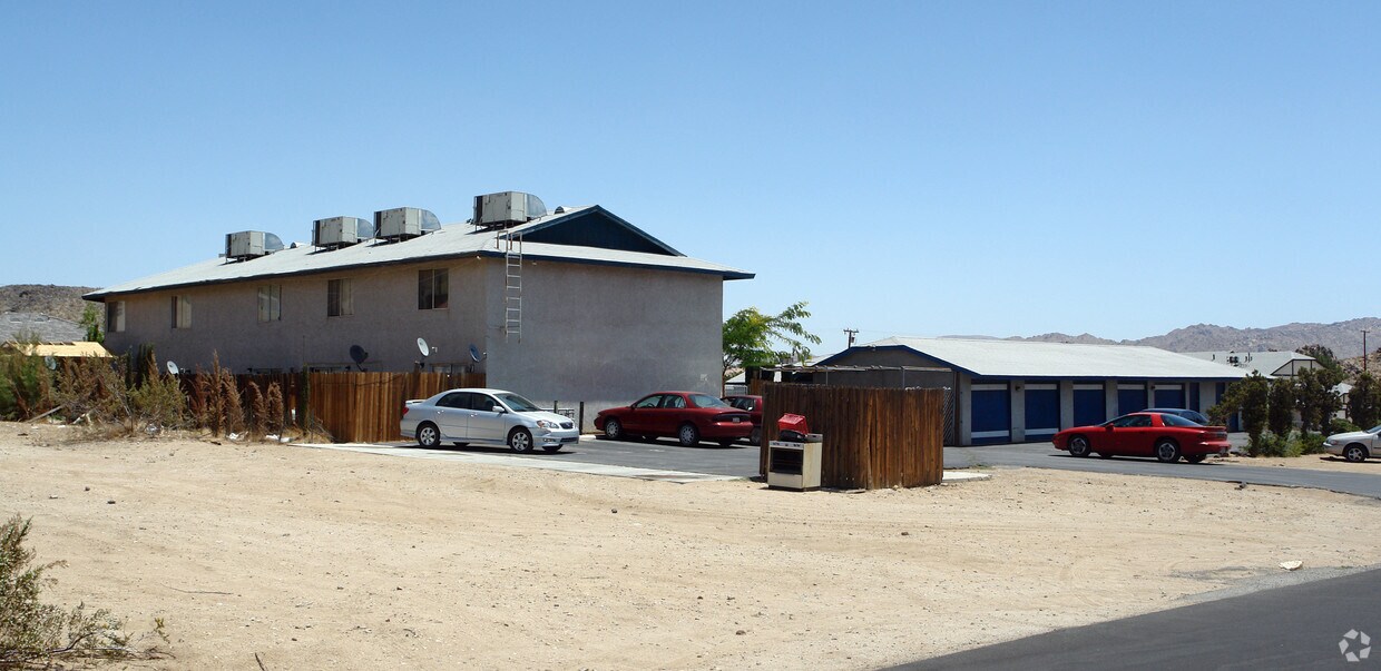 Foto del edificio - 15884 Rancherias Ln