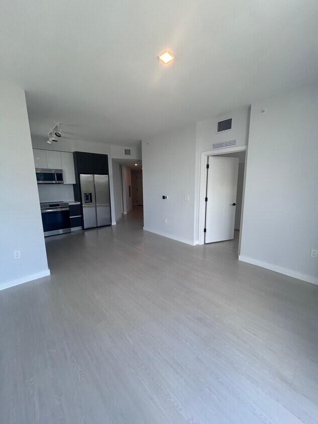 Foto principal - 110 NW 14th Ave