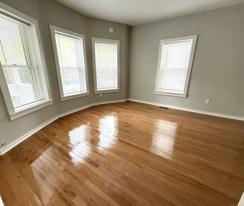 Primary Photo - 700 Winchester Ave